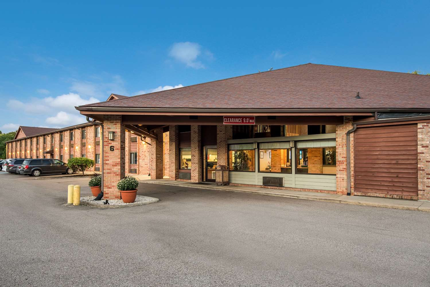 BEST WESTERN SYCAMORE INN 25/27