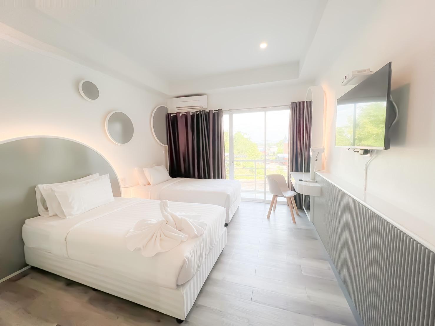 Deluxe, Twin Beds