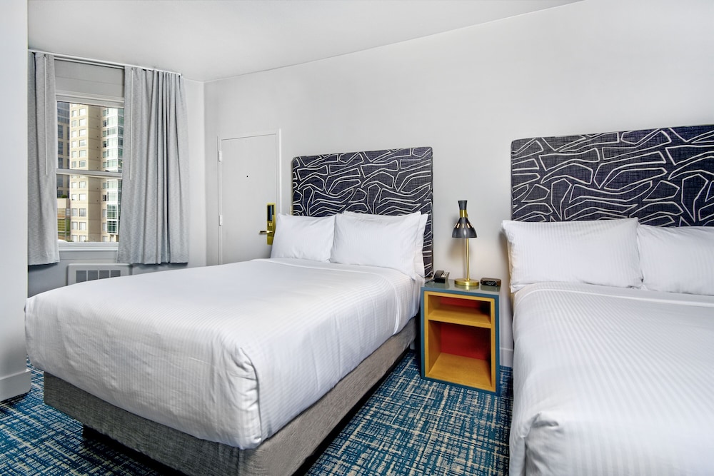 EXECUTIVE, 2 DOUBLE BEDS