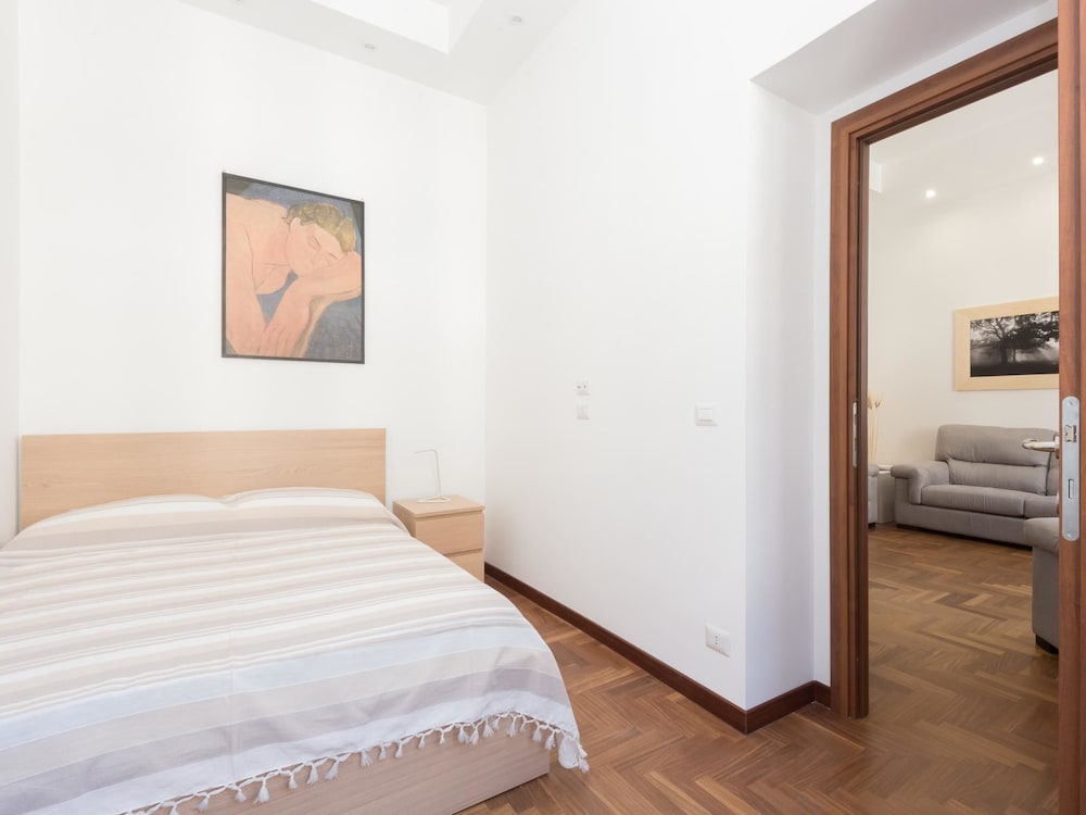 RSH Popolo Elegant Two Bedroom Apartment 3/27