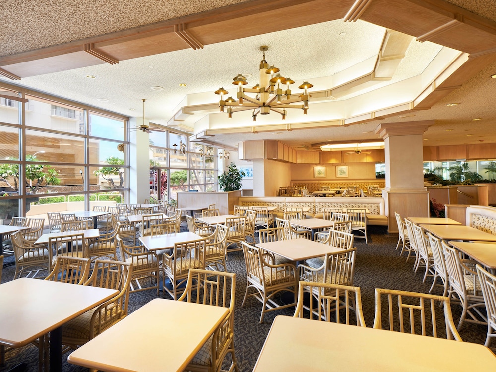 Ala Moana Honolulu by Mantra 33/37