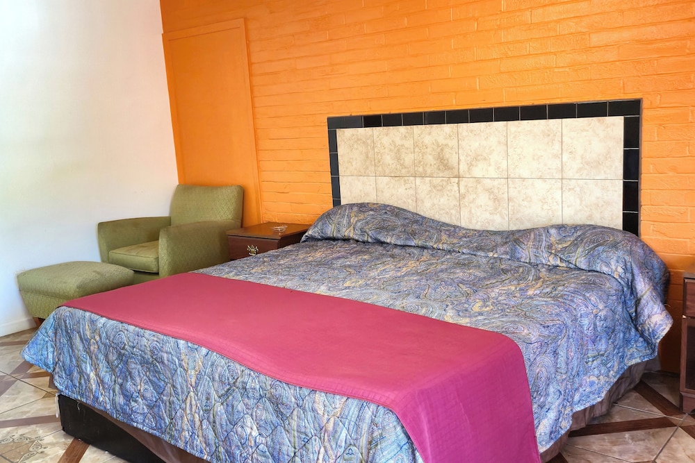 Way Side Inn by Hotel O Dallas near Fair Park Downtown 21/30