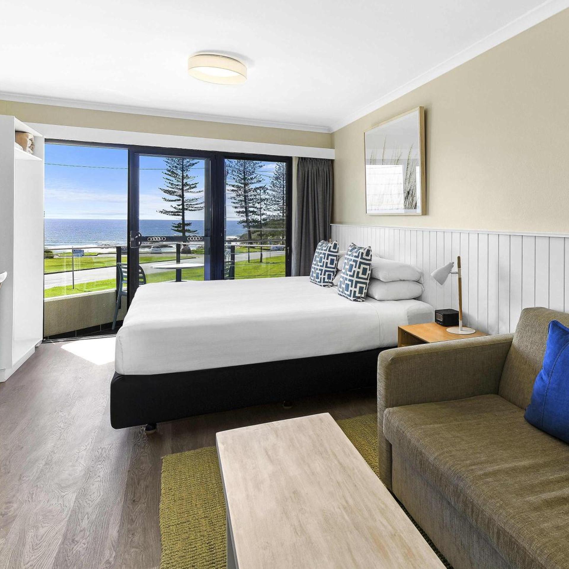غرفة سوبيريور بسرير كينج بإطلالة على البحر، Ibis Styles Port Macquarie 2/3