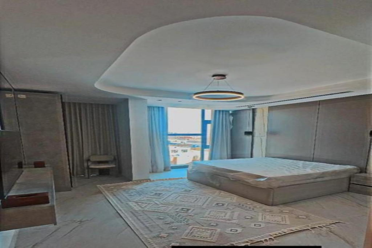 FlowerLand Hotel 12/17