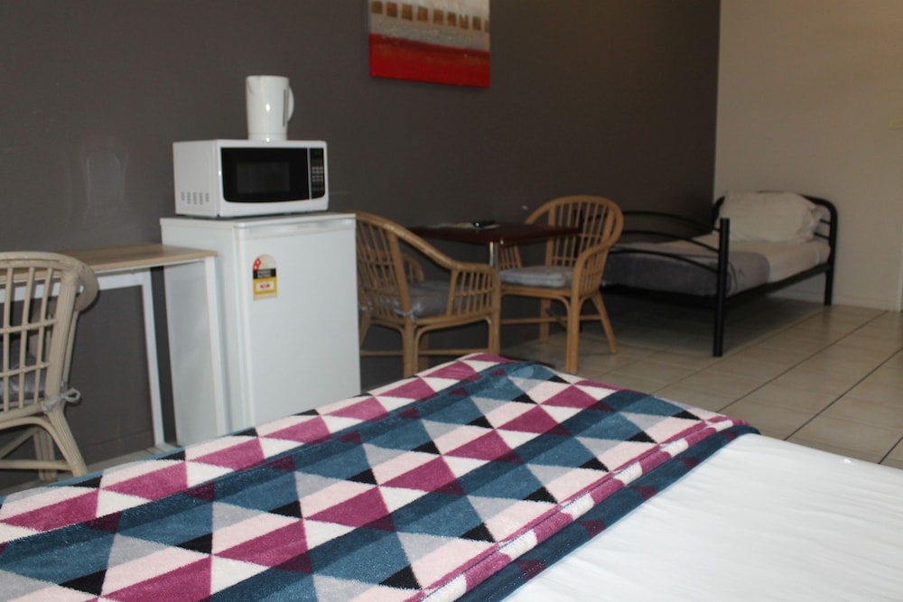 BOHEMIA RESORT CAIRNS 8/45