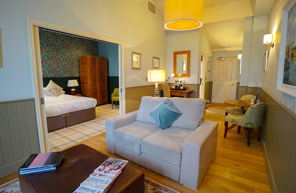 Feversham Arms Hotel Verbena Spa 60/75