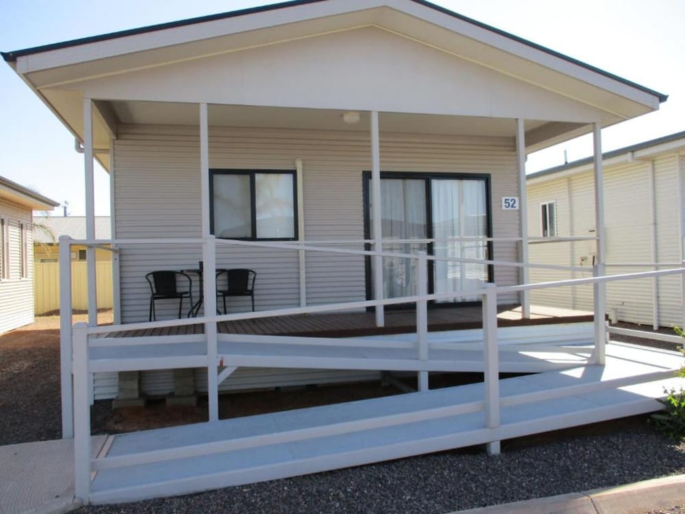 Sundowner Cabin And Tourist Park 2/50