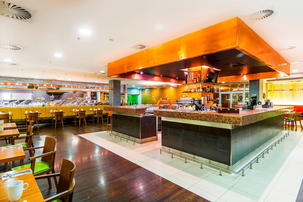 Lobby at Courtyard By Marriott Pilsen, PILSEN
