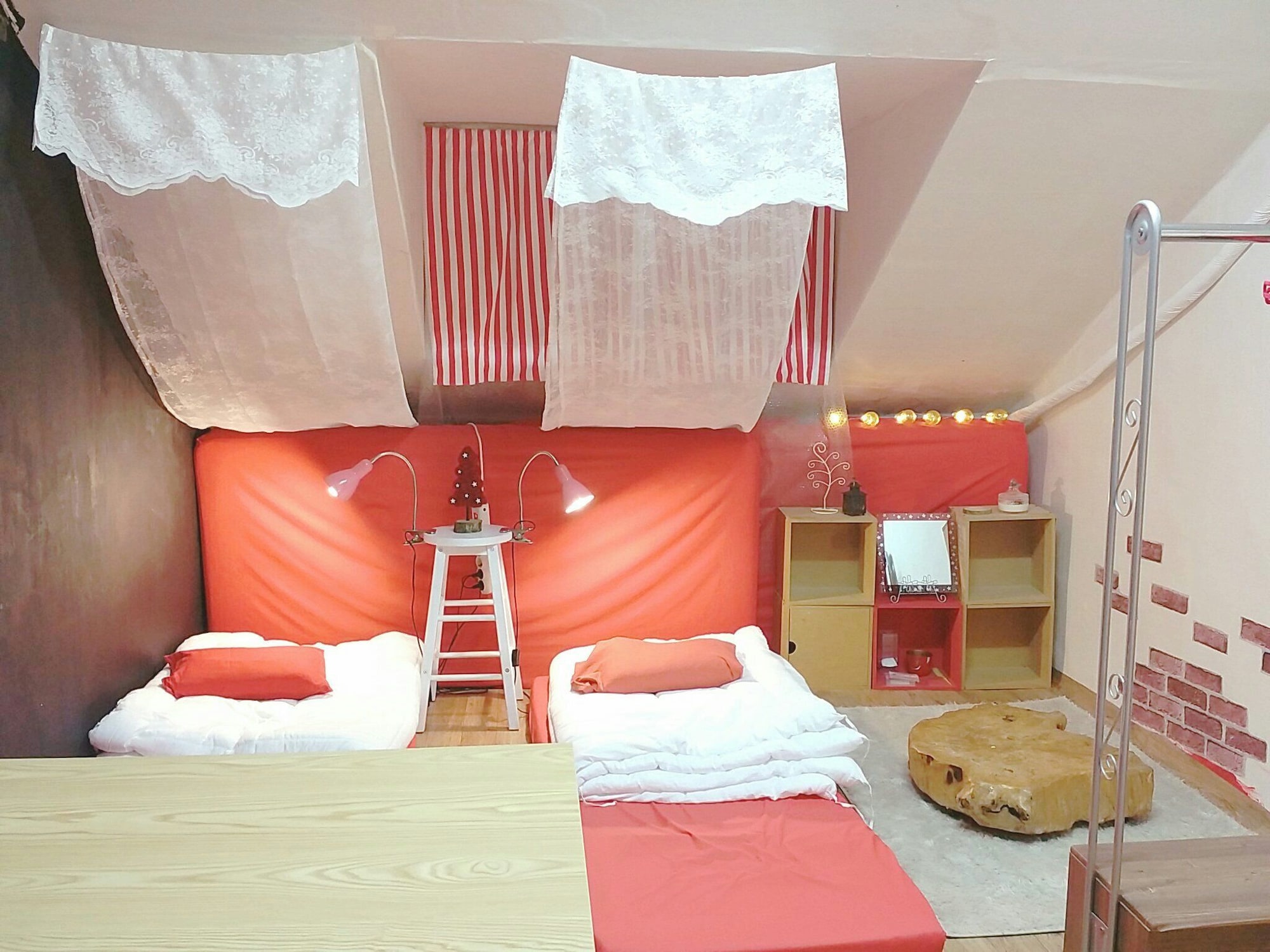 FEMALE DORM, FEMALE ONLY