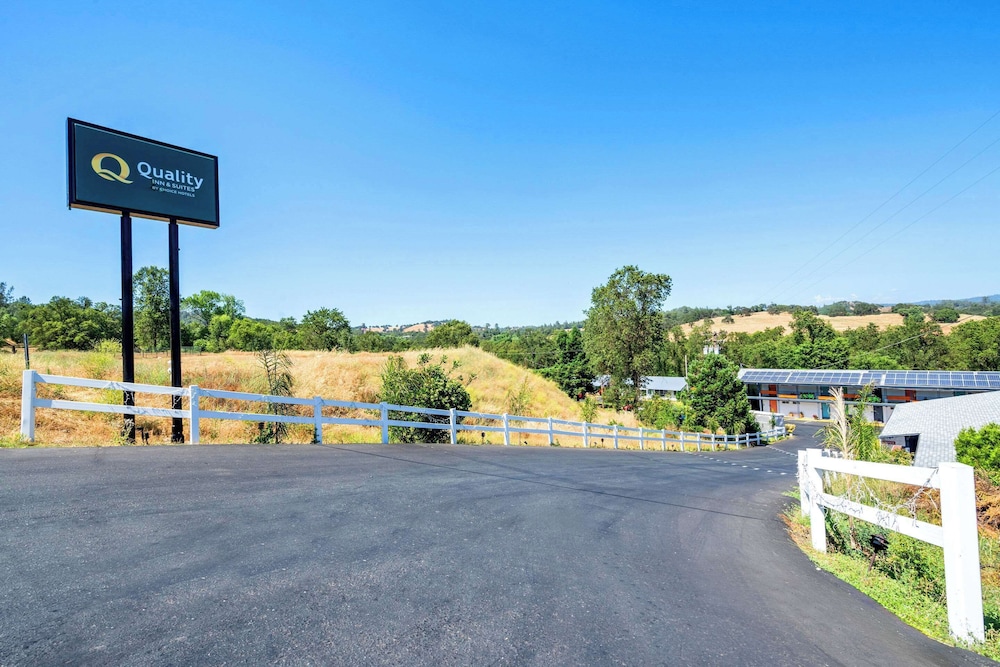 Quality Inn and Suites Jackson CA 30/45