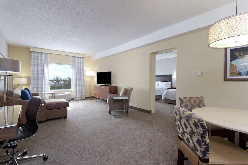 Hampton Inn and Suites Wellington 30/44