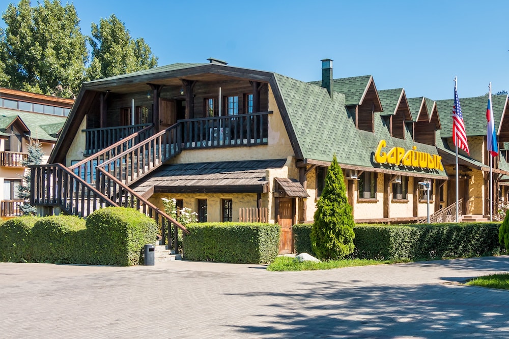 Saraichik Hotel 6/52