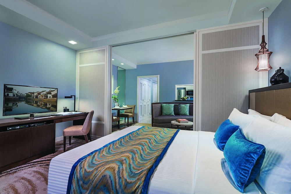 EXECUTIVE, STUDIO, SUITE