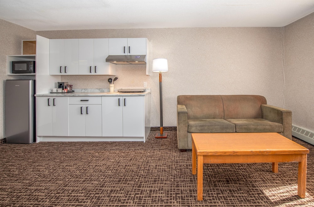 Coast Fort St John Hotel 12/64