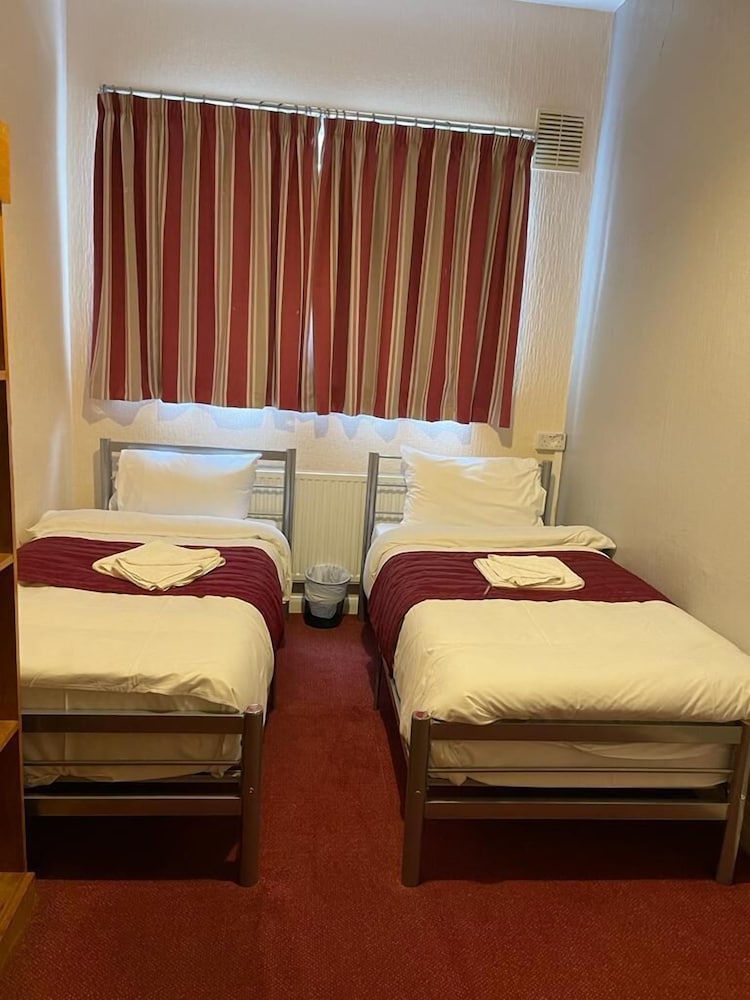 ST NICHOLAS HOTEL 8/17