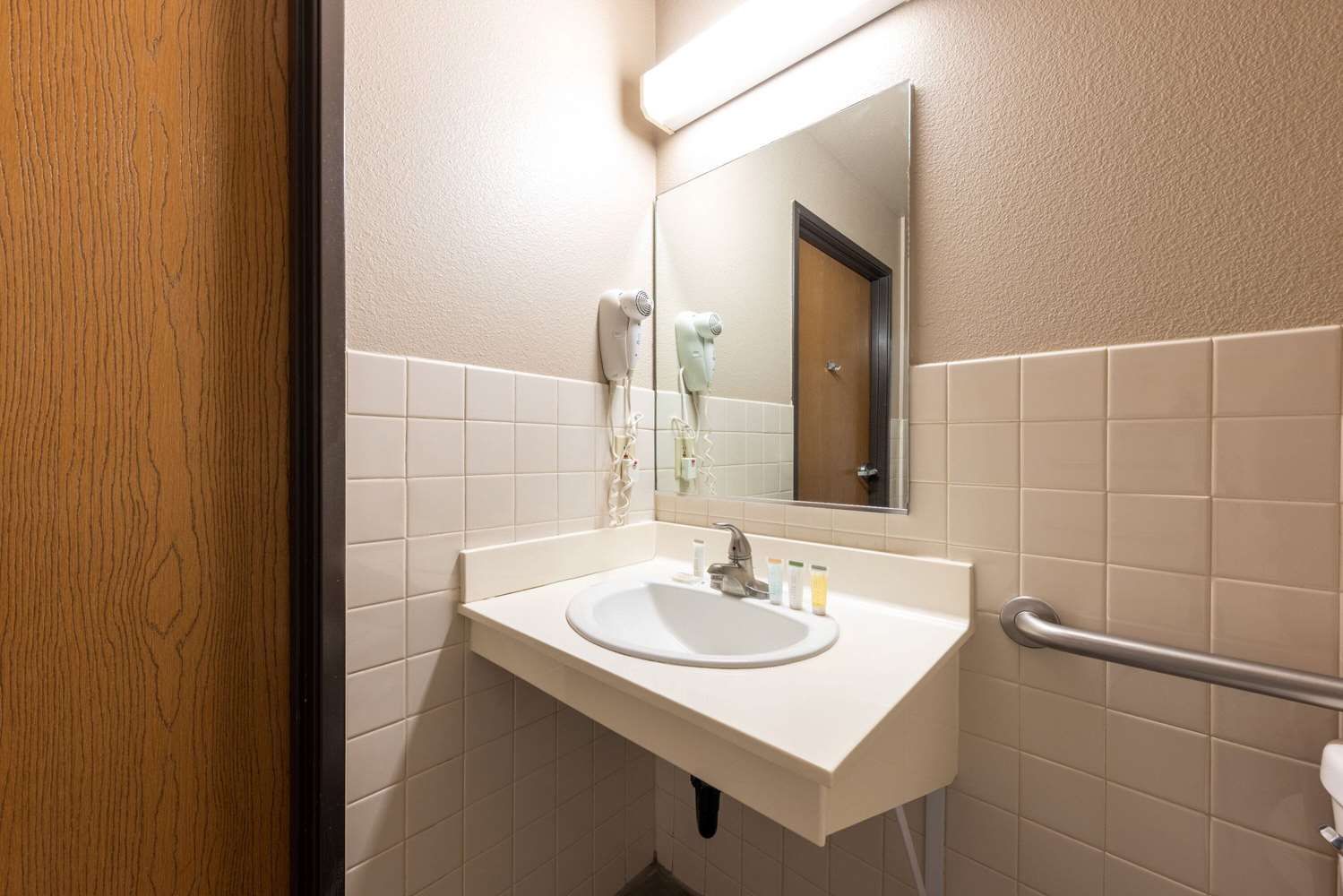 Super 8 by Wyndham Quartzsite AZ 21/23