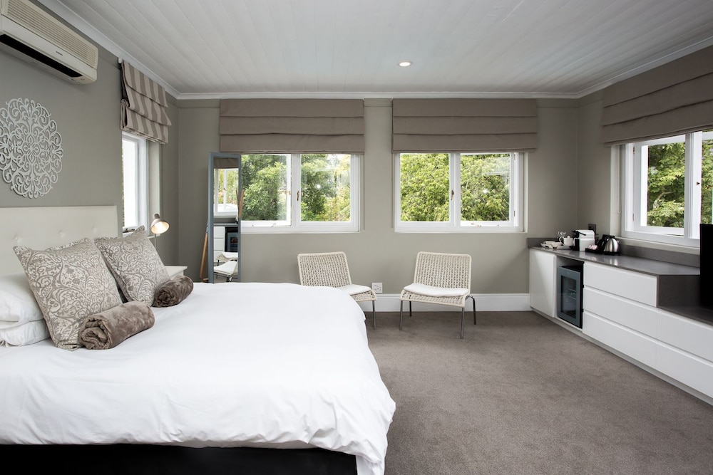 Summerwood Guest House 6/44