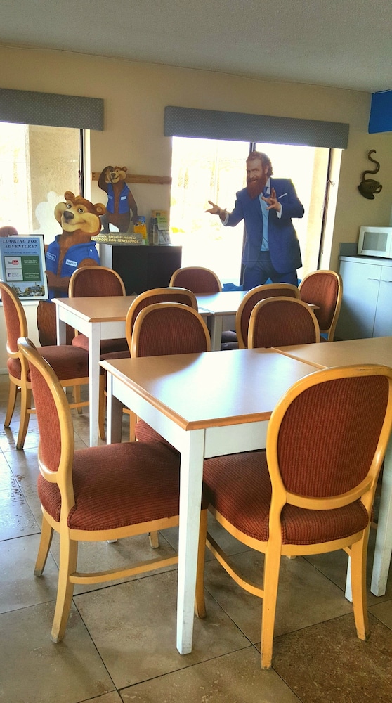 Travelodge by Wyndham Indio 18/21