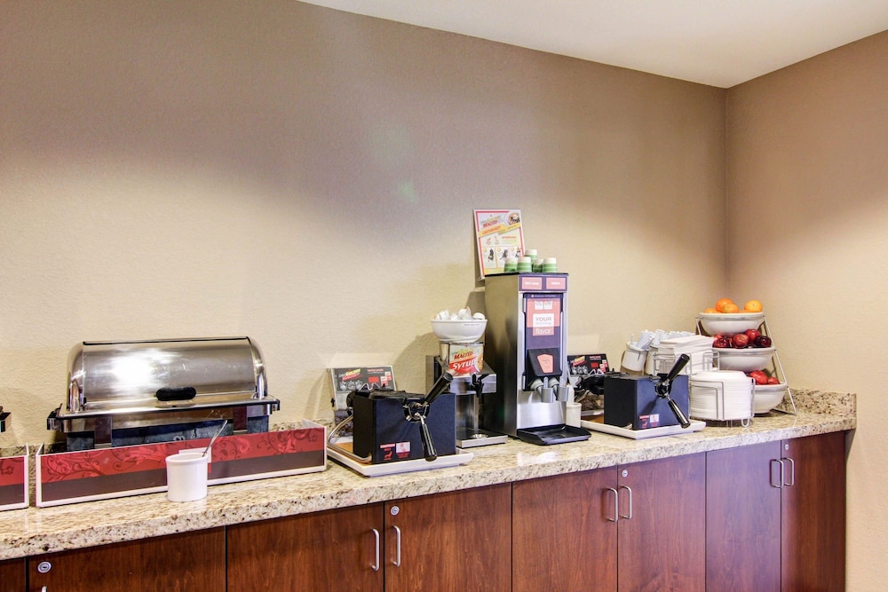 Comfort Suites Carlsbad 31/48