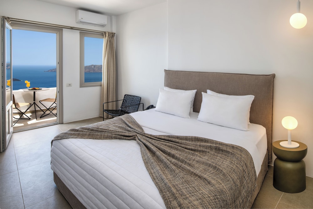 SUPERIOR, DOUBLE BED, VOLCANO VIEW