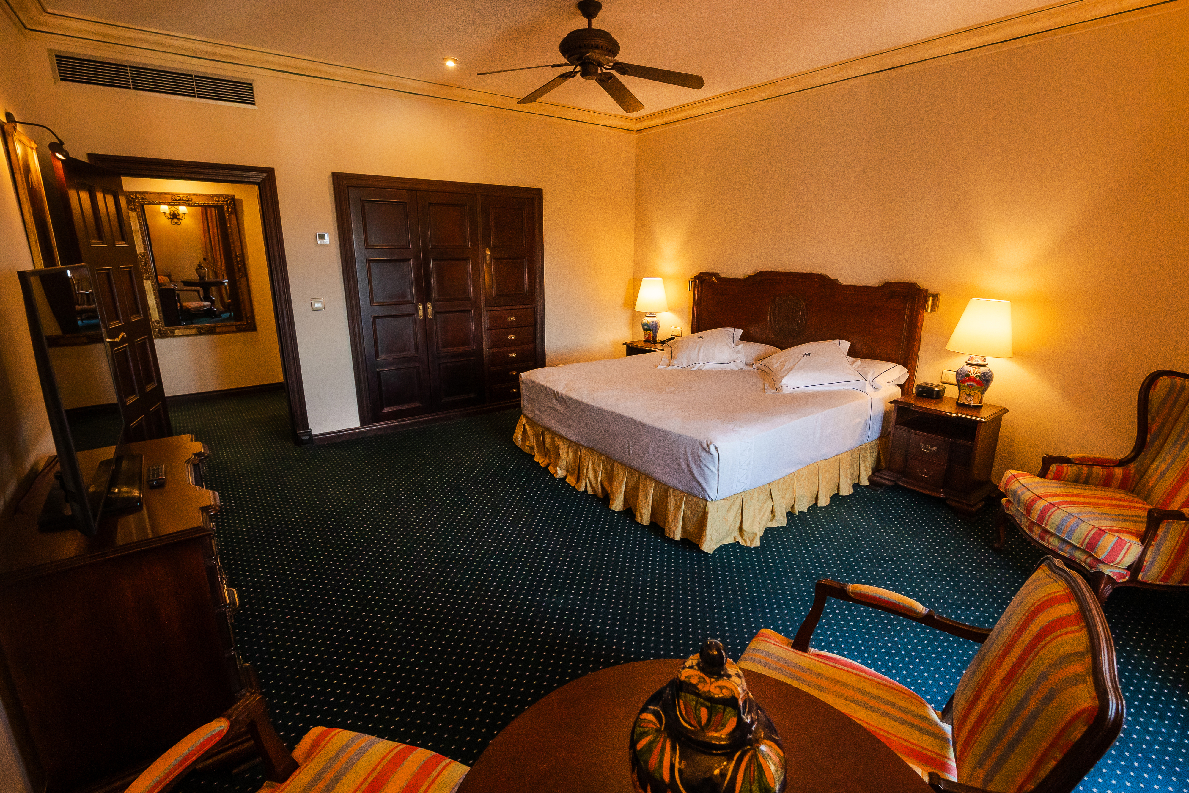 جناح، Europe Villa Cortes 8/10
