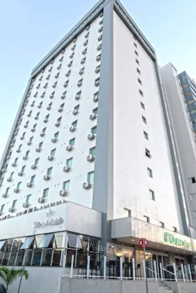 Dubai Suites 2/25