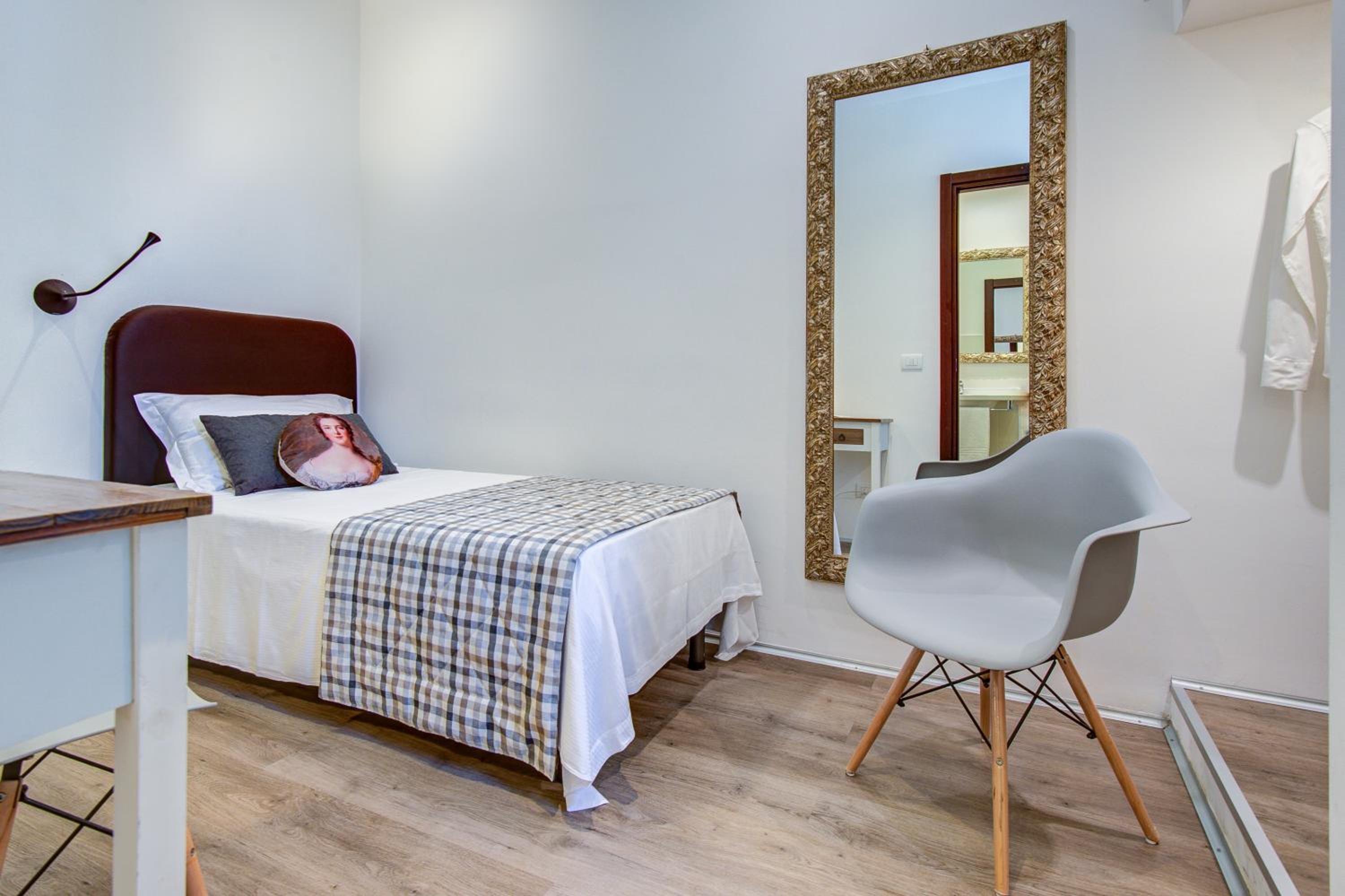 غرفة مفردة، Hotel Bernina 5/20