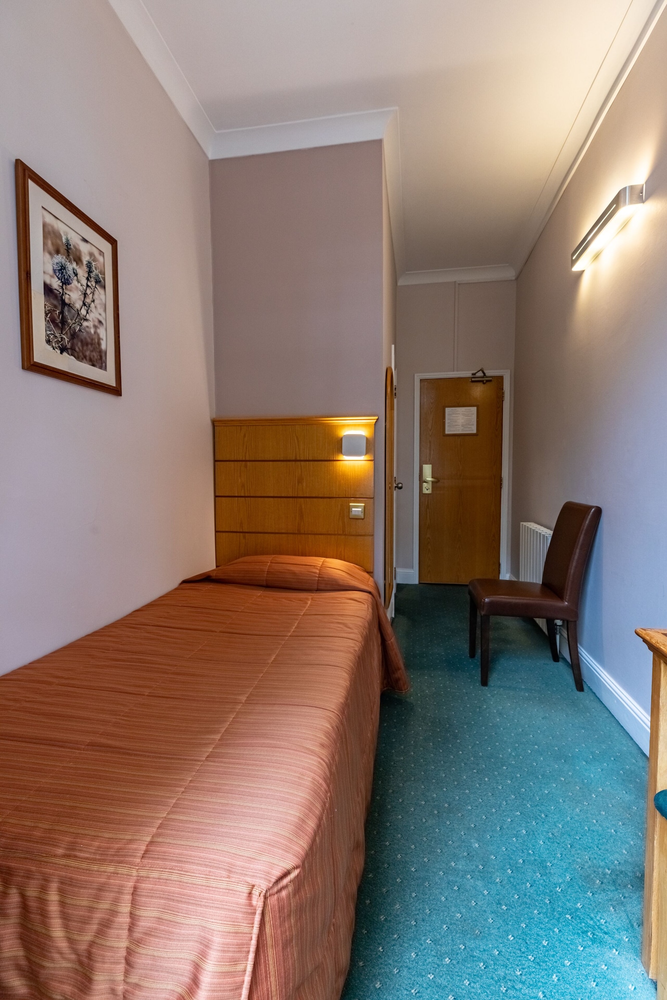 ROOM, SINGLE, SINGLE BED