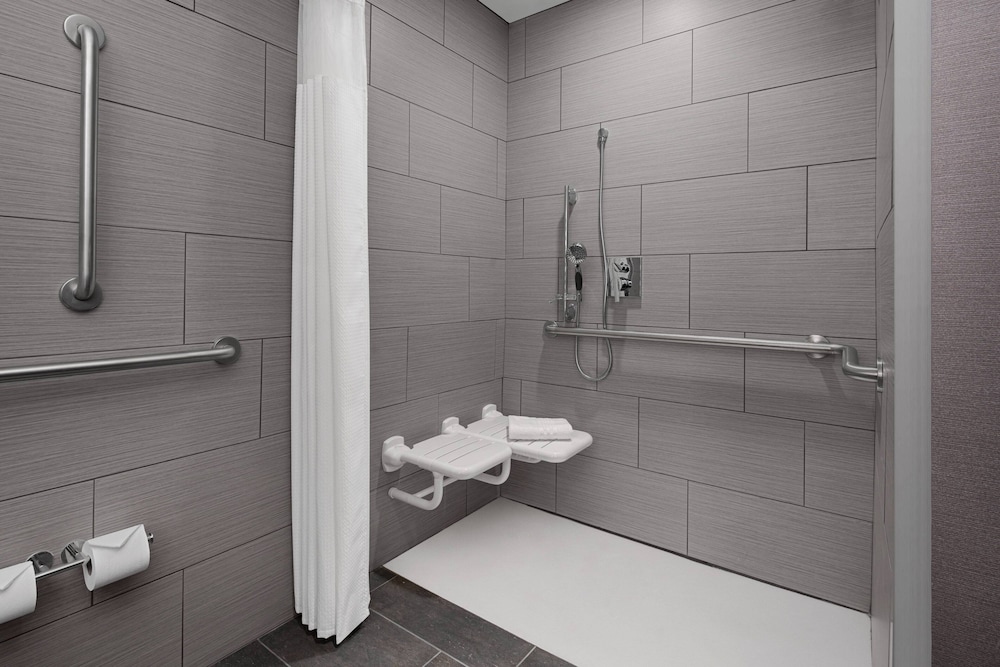 Courtyard by Marriott Houston I-10 West/Memorial 12/42