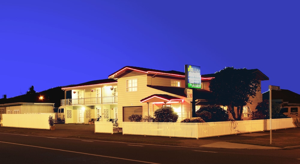 Kerry's Motel 4/41