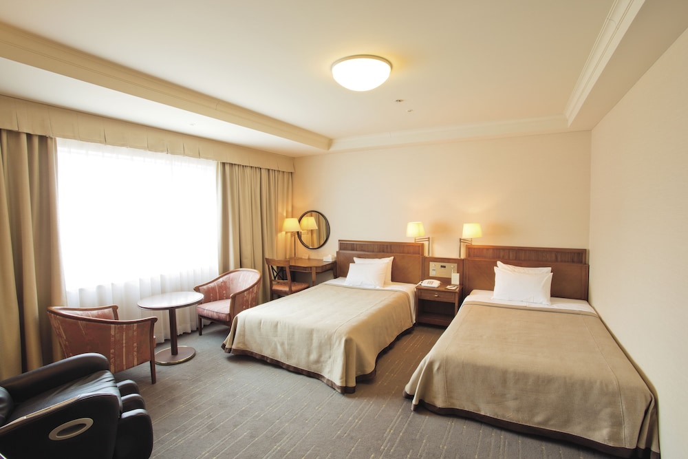 Keio Plaza Hotel Tama 12/26