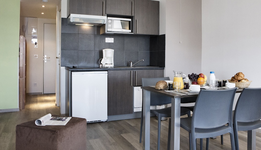 SOWELL RESIDENCES Pierre Blanche 58/70
