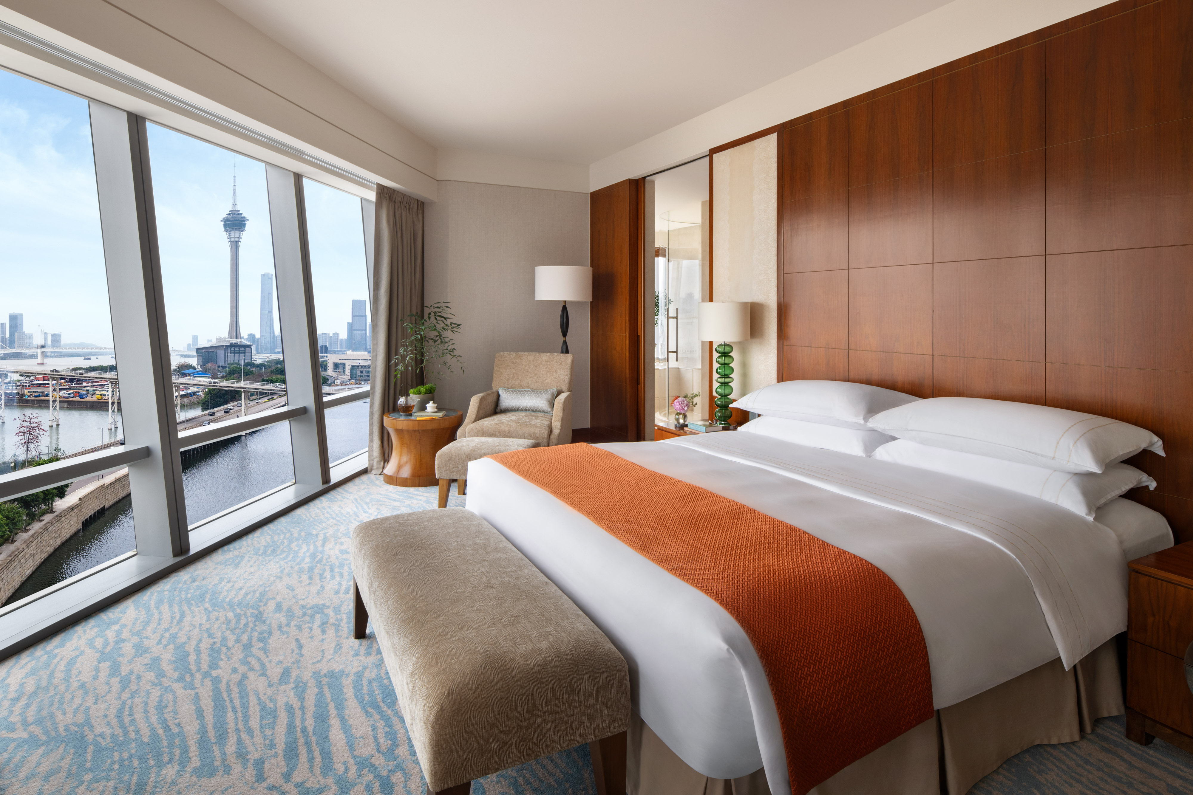 MANDARIN, PREMIER, KING BED, WITH VIEW