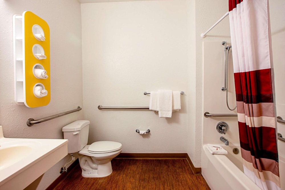 Seasons Inn Traverse City 44/45