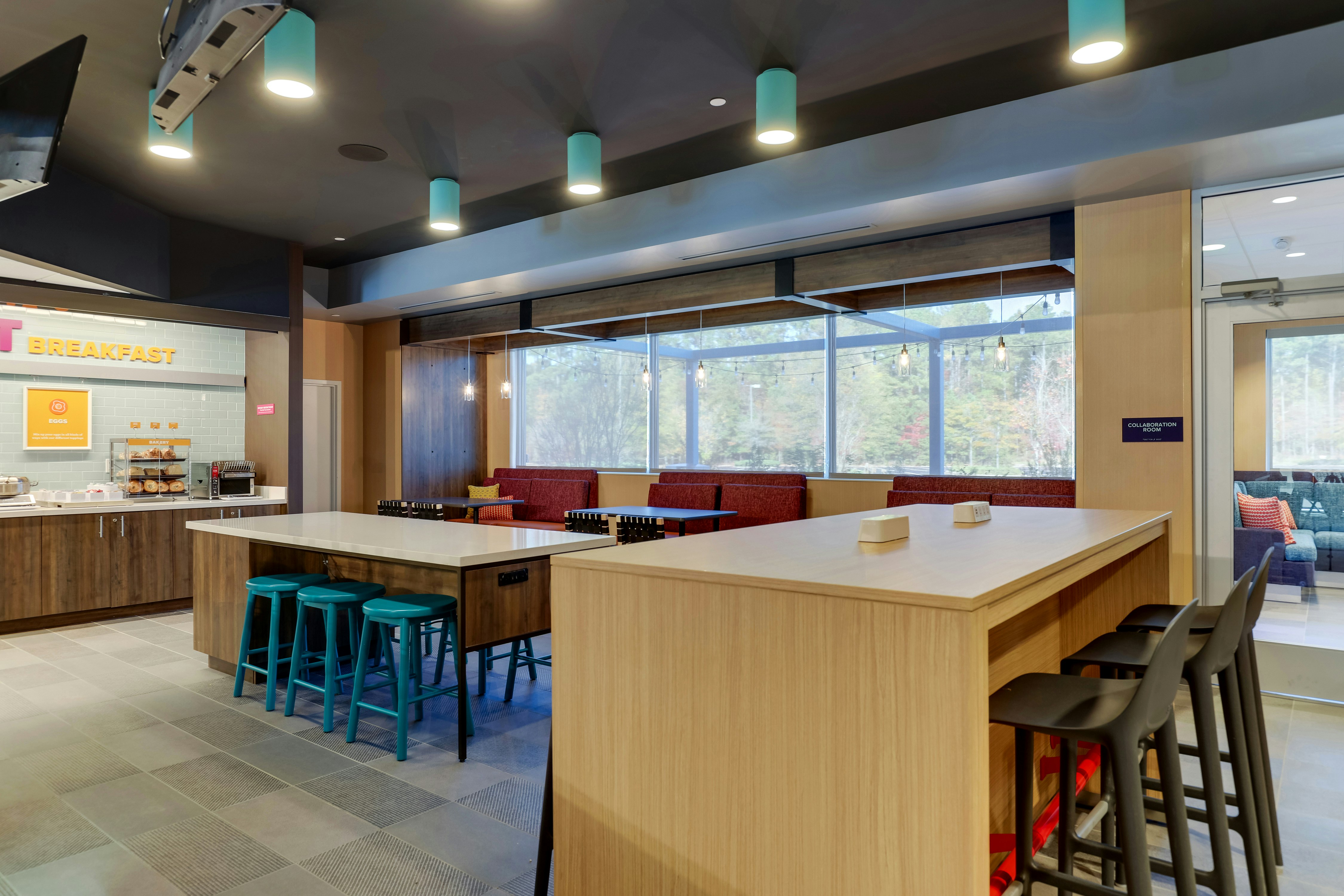 Tru by Hilton Smithfield I-95 42/48