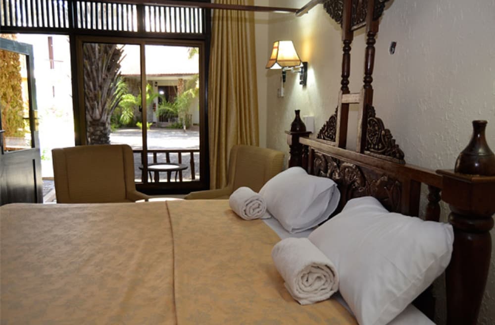 Serene Beach Resort 34/76