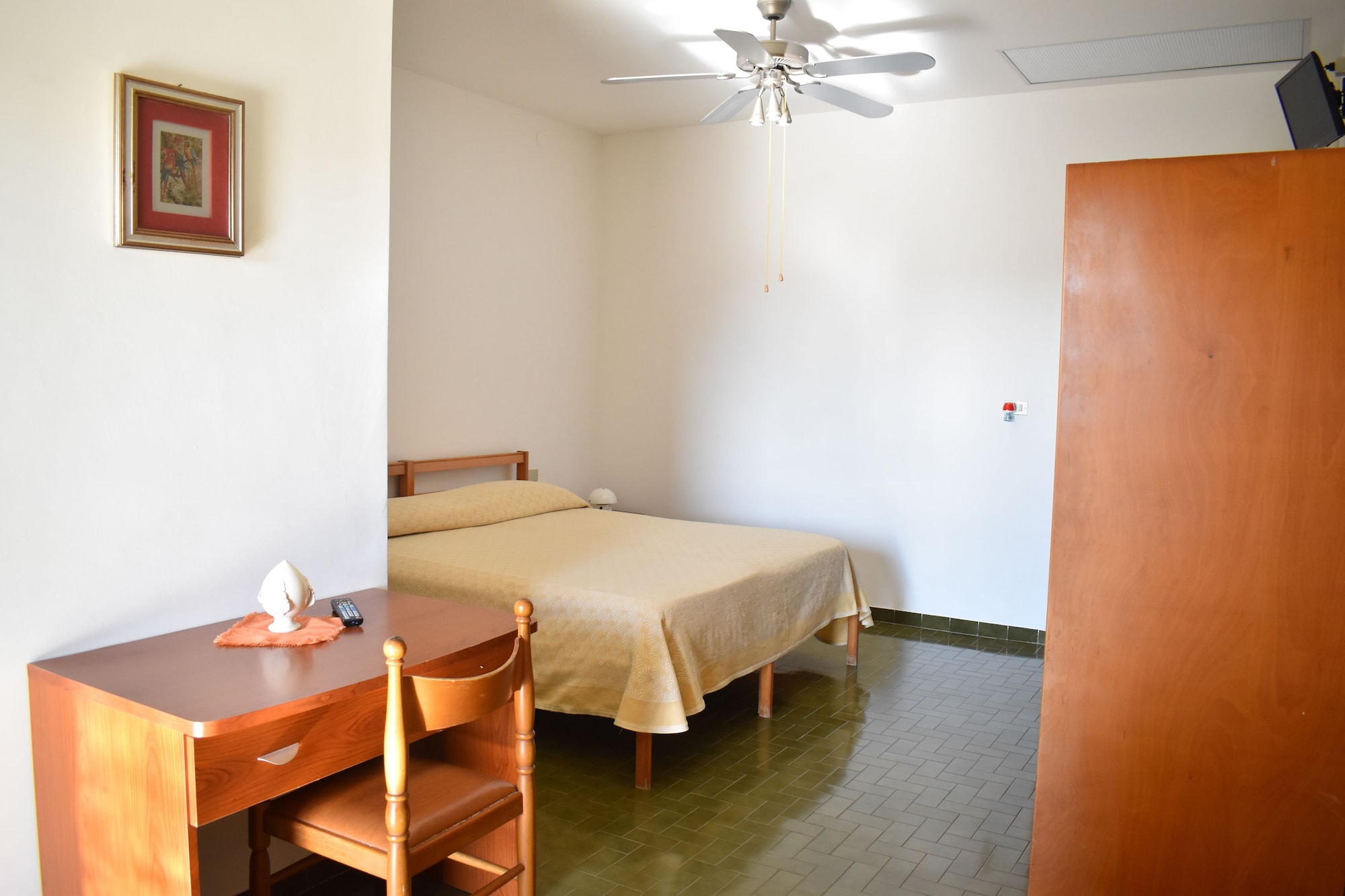 1 BEDROOM, ECONOMY, DOUBLE OR TWIN BED, BALCONY