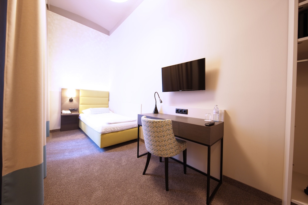 HOTEL DREI KRONEN VIENNA CITY 44/74