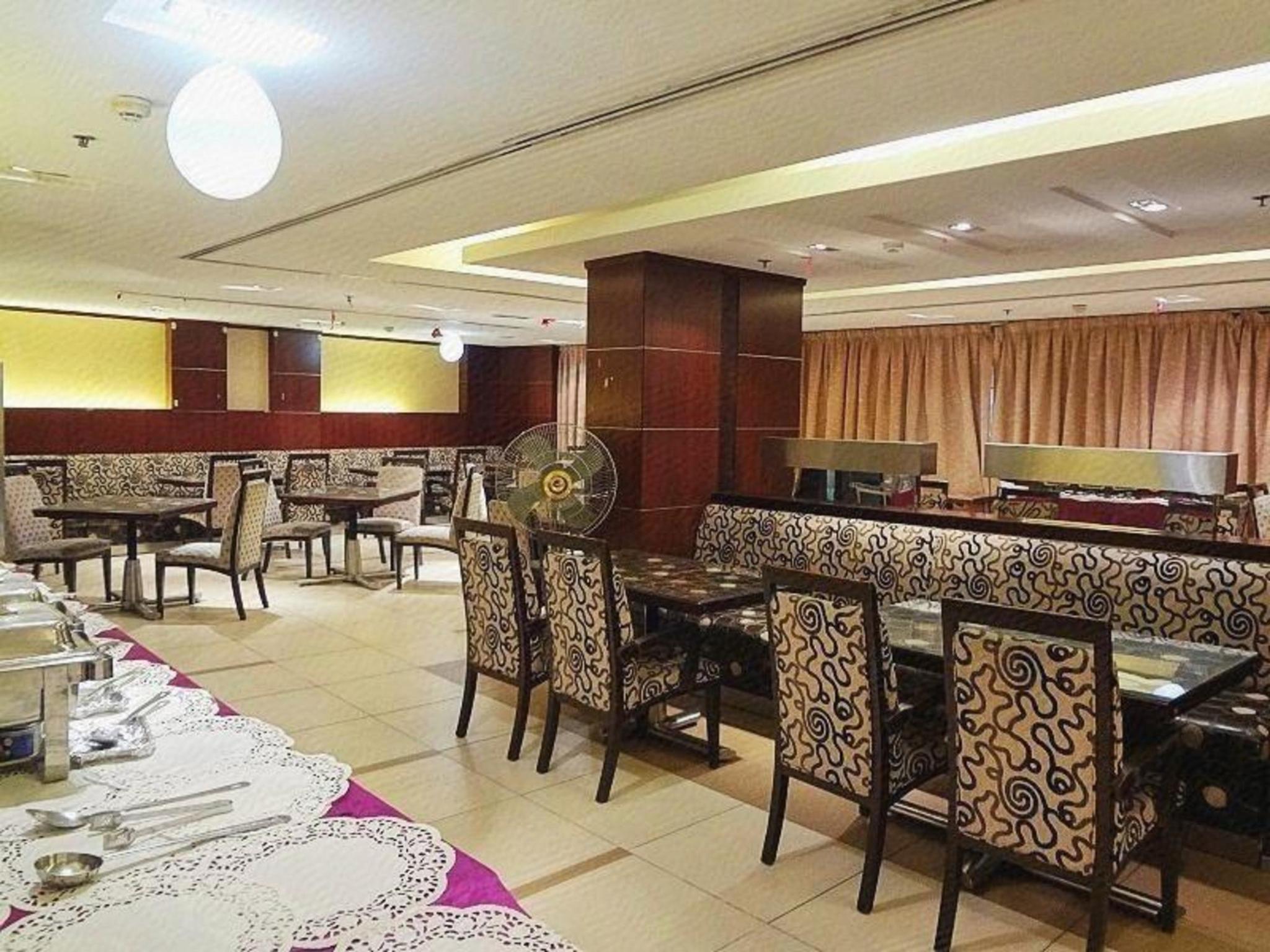 restaurant cafeteria