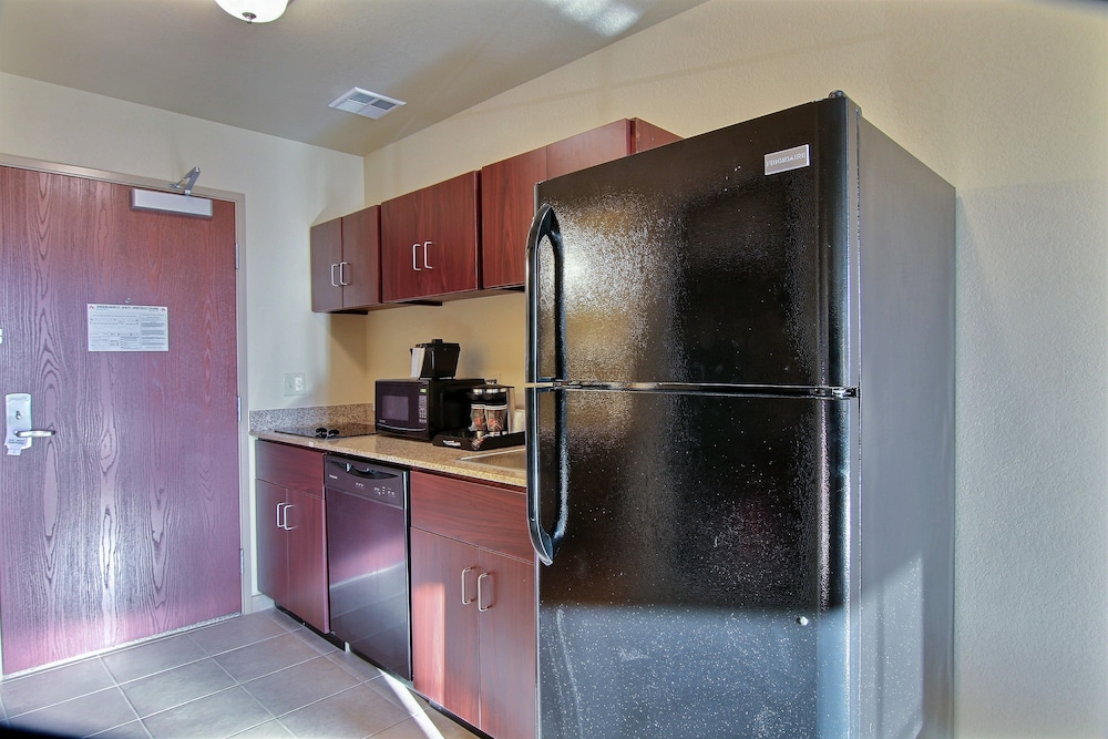 Cobblestone Hotel & Suites - Beulah 5/62