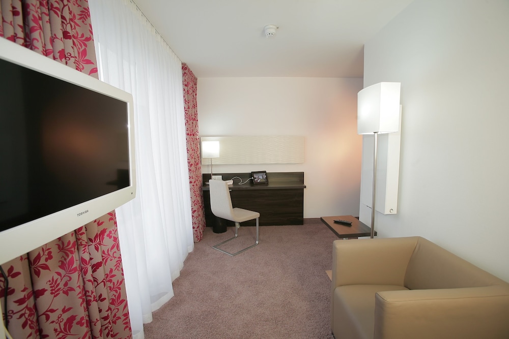 Hotel Demas City 56/72