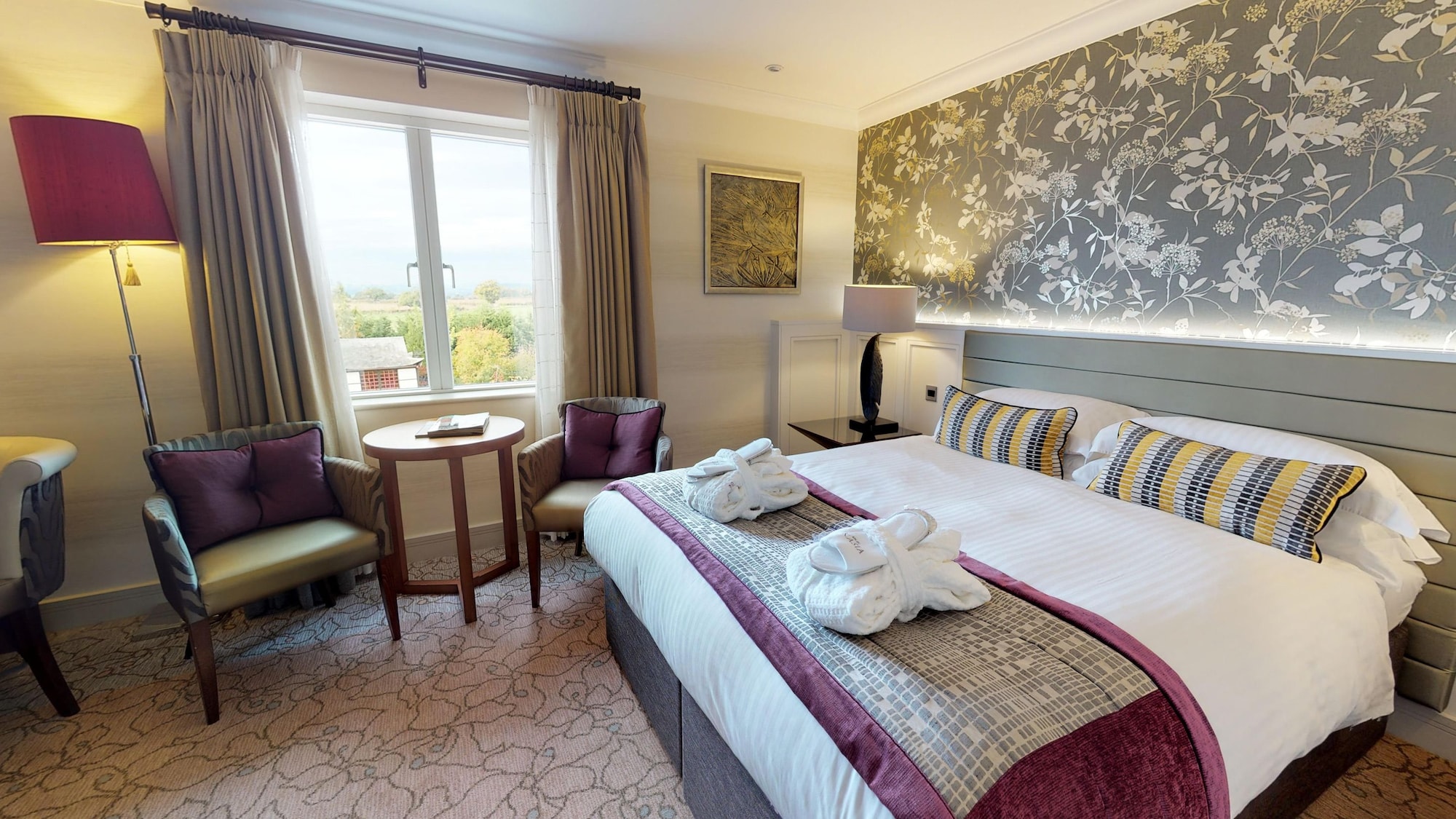 EXECUTIVE, DOUBLE BED
