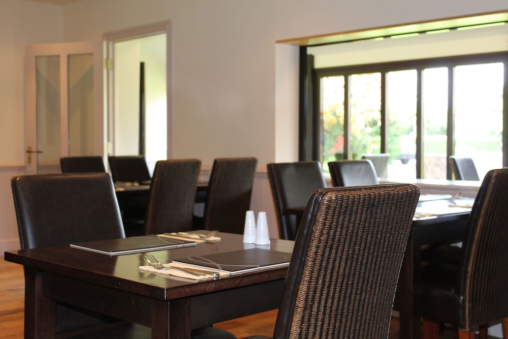 Oak Farm Hotel 23/40