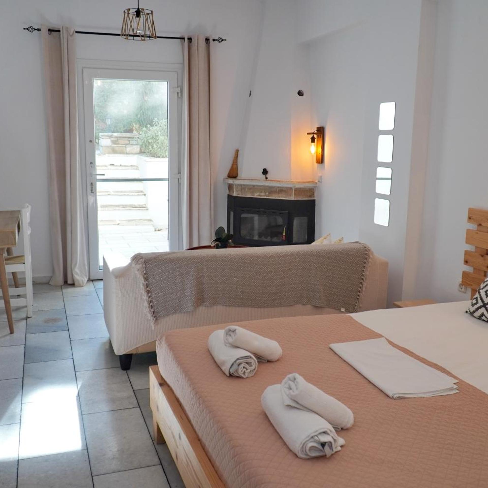Semi Basement, Deluxe, Apartment, Double Bed