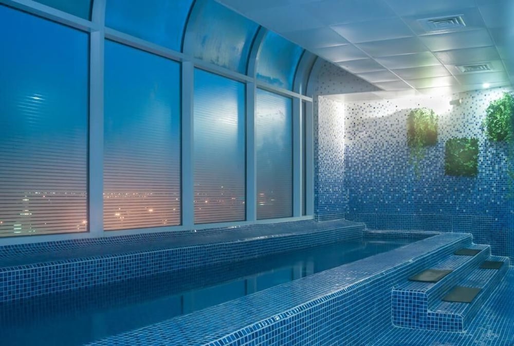 swimming pool spa
