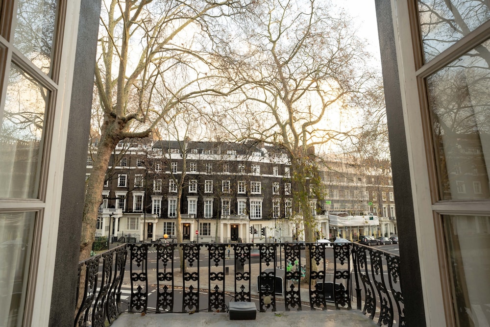 Lancaster Court Hotel in LONDON