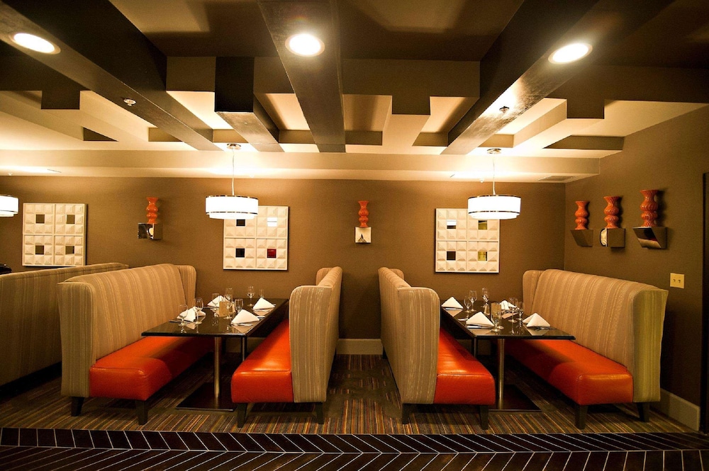 DoubleTree Suites by Hilton Hotel Huntsville South 25/36