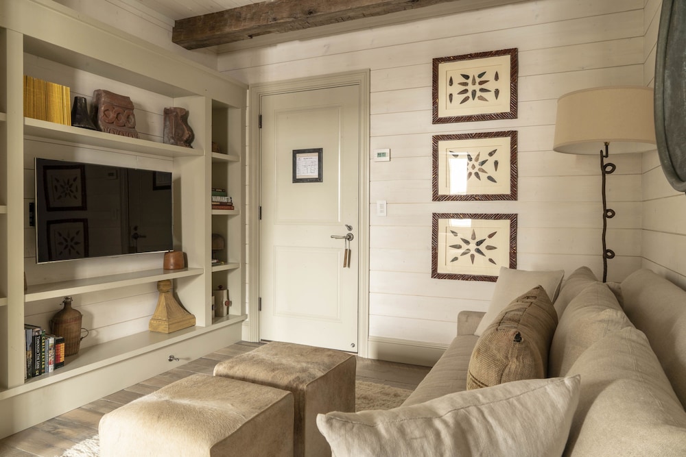 Eleven Experience Scarp Ridge Lodge 25/50