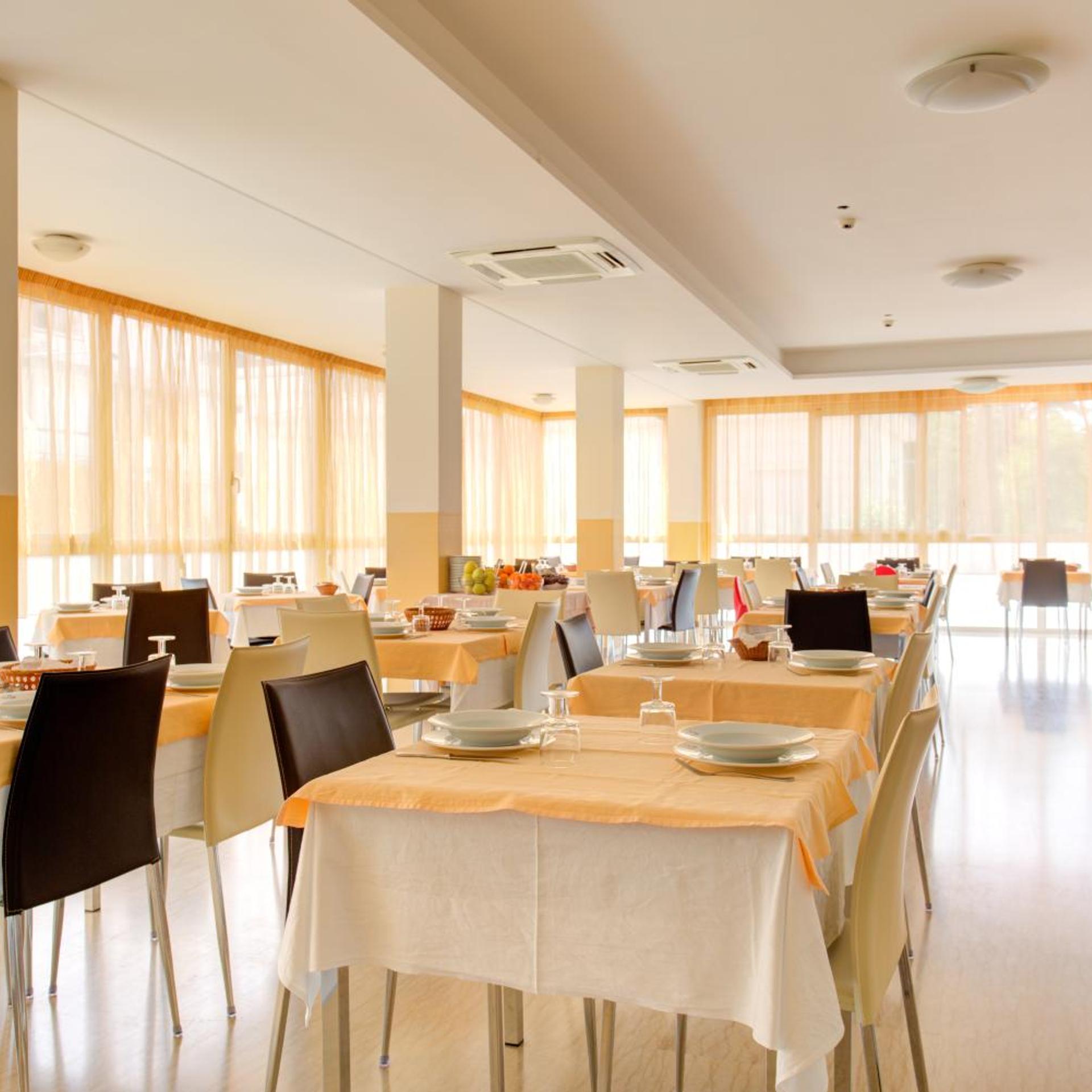 Hotel Nella 34/50
