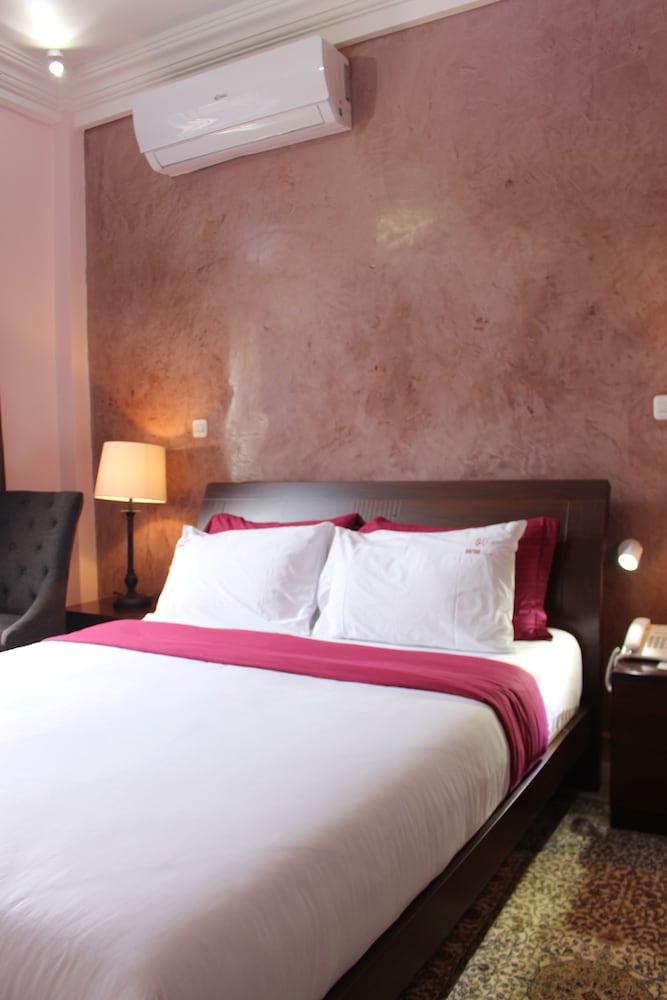 Safyad Hotel 6/40